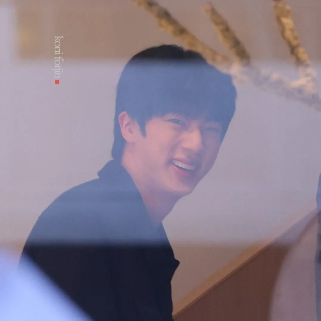 A moment captured by Jin (BTS)'s fan