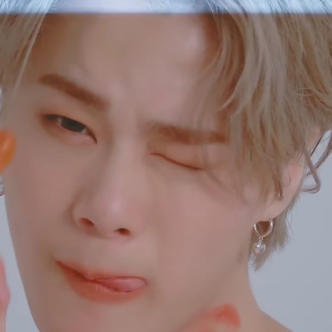 Latest photo of Moonbin (ASTRO)