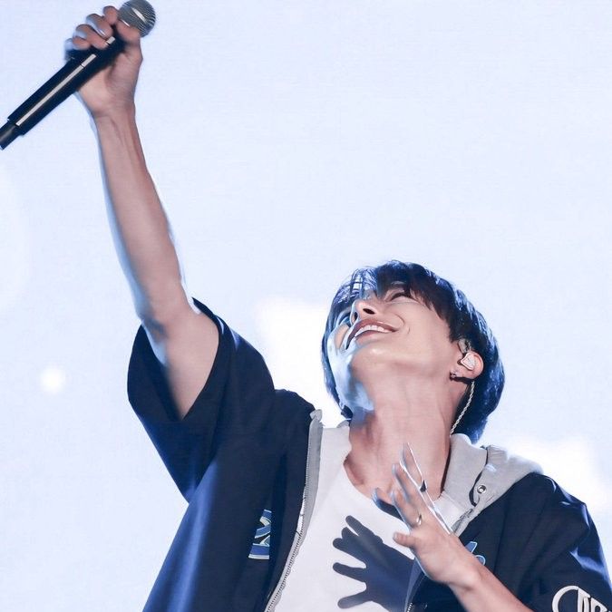 Behind-the-scenes cut of Leeteuk (Super Junior)