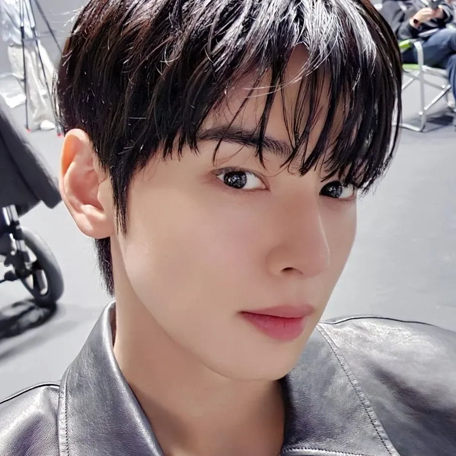 A moment captured by Eunwoo (ASTRO)'s fan