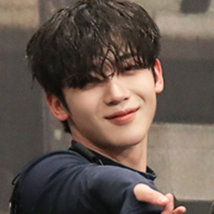 A moment captured by Kim Yohan (WEi)'s fan