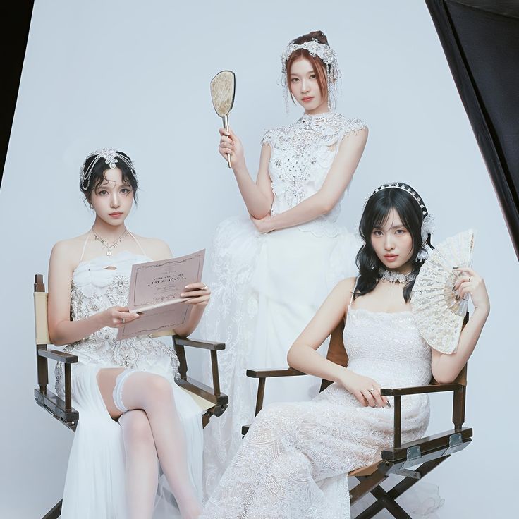 Behind-the-scenes cut of Sana (TWICE)