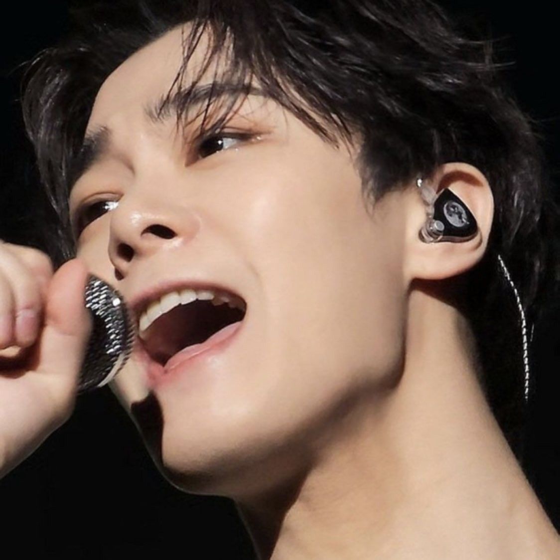 A moment captured by Moonbin (ASTRO)'s fan