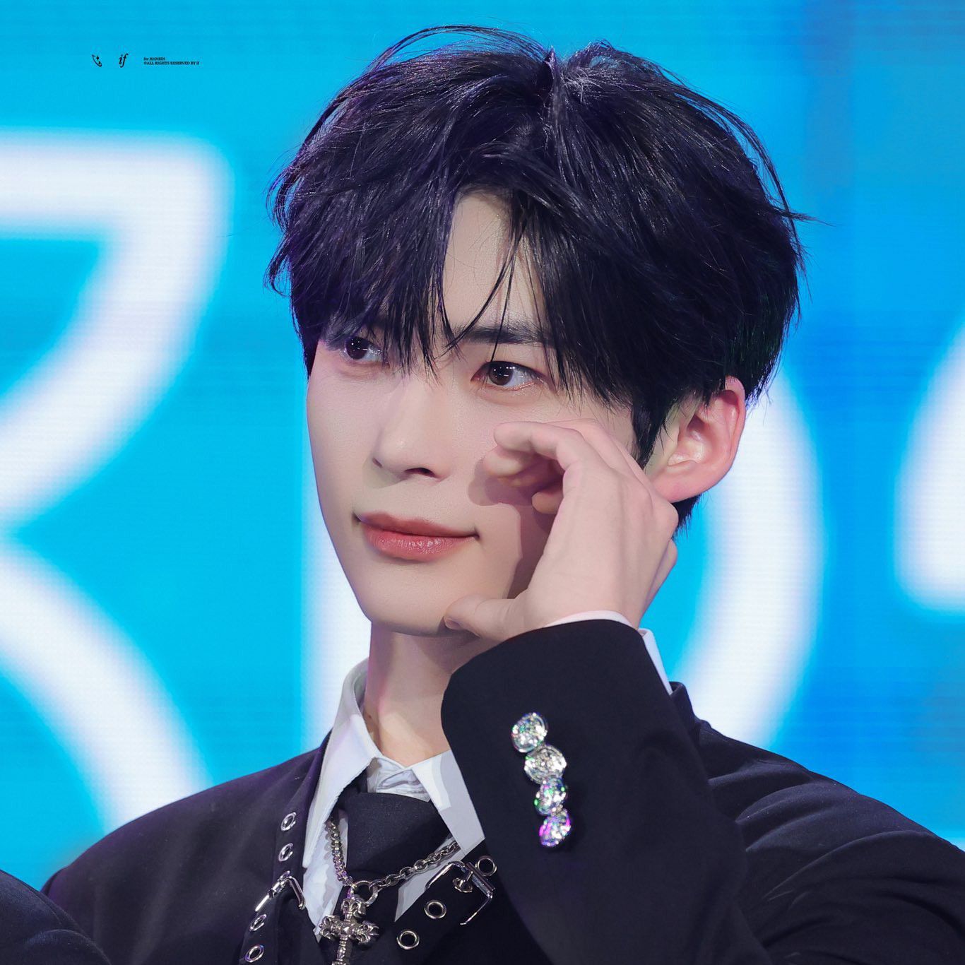 A moment captured by Sung Hanbin (ZEROBASEONE)'s fan