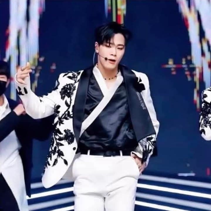 Behind-the-scenes cut of Moonbin (ASTRO)