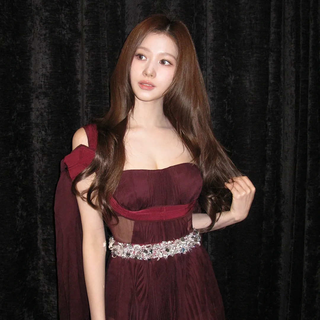 Potret di balik layar Sana (TWICE)