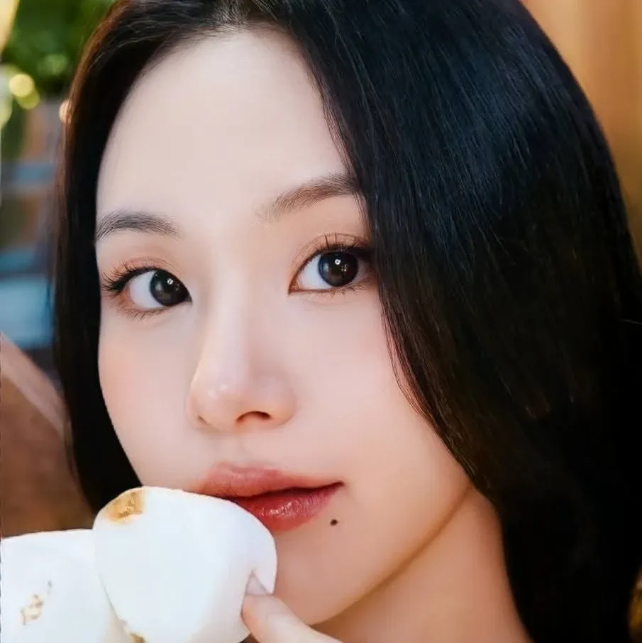 Momen yang diabadikan oleh penggemar Chaeyoung (TWICE)