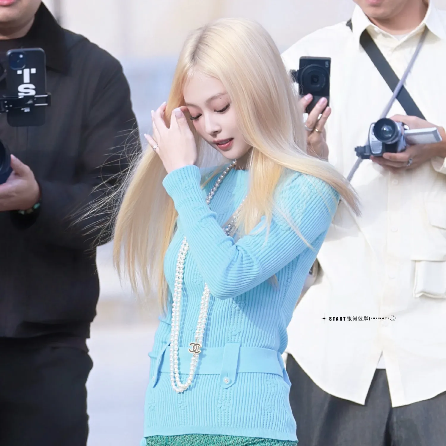 제니 (BLACKPINK)의 비하인드 컷