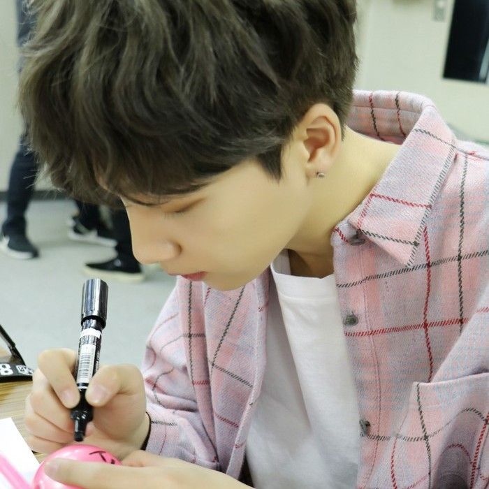 Behind-the-scenes cut of Jeong Sewoon