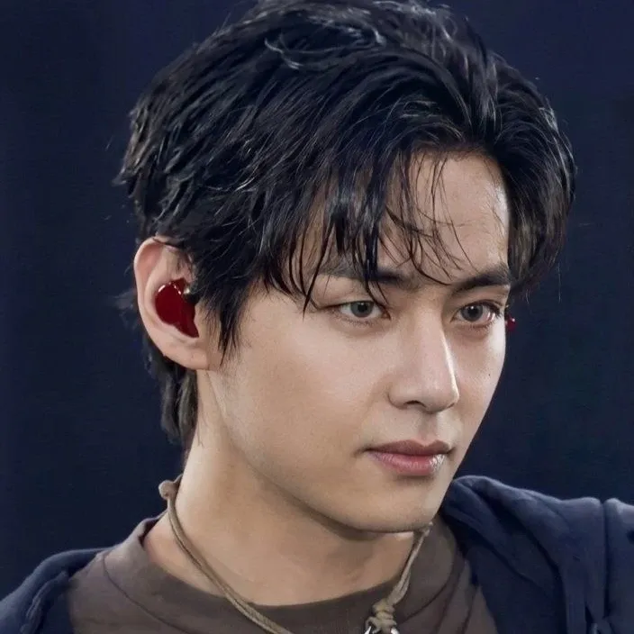 Momen yang diabadikan oleh penggemar V (BTS)