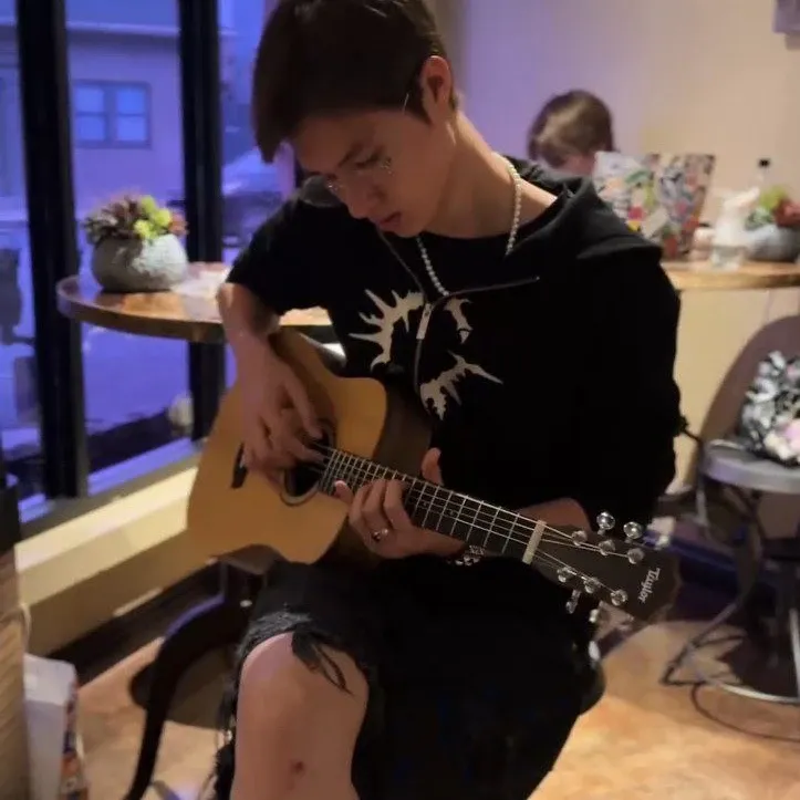 Latest photo of Martin (CORTIS)