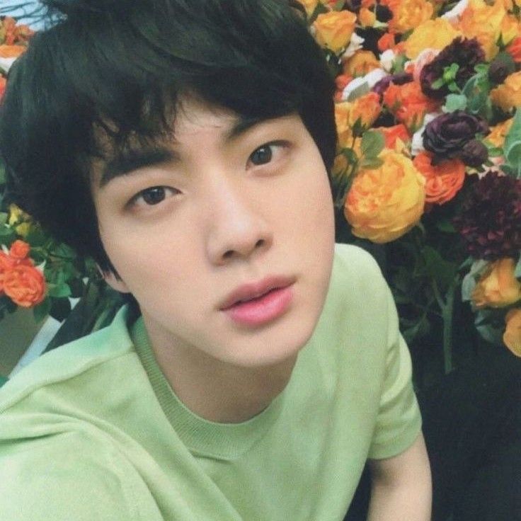 Foto aktivitas terbaru Jin (BTS)