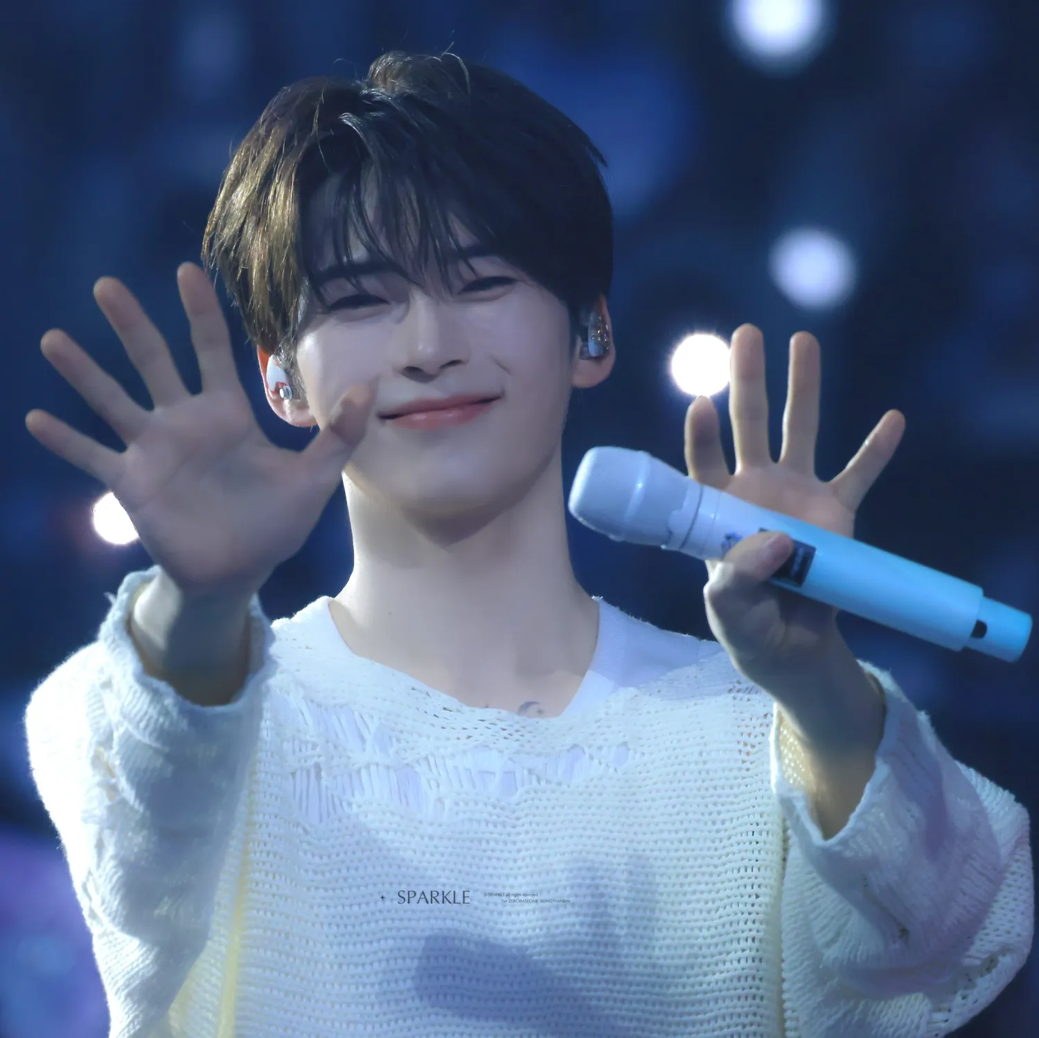 Recent activity shot of Sung Hanbin (ZEROBASEONE)