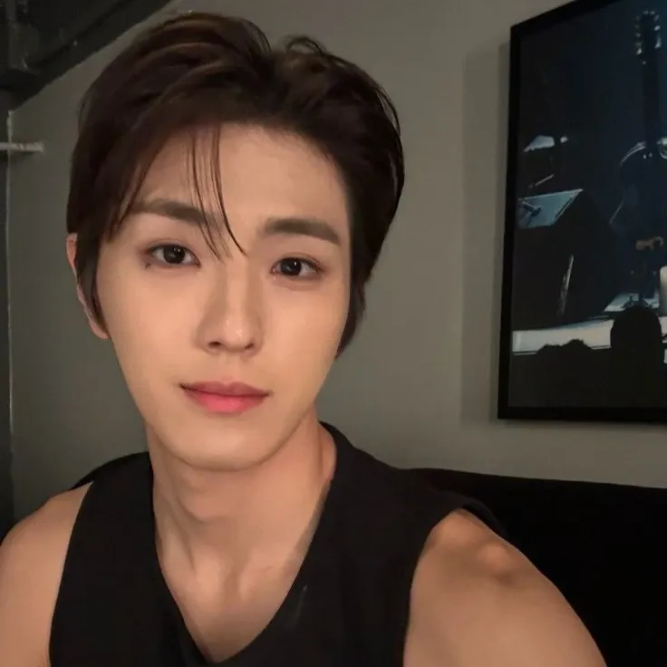 Behind-the-scenes cut of Yonghee (CIX)