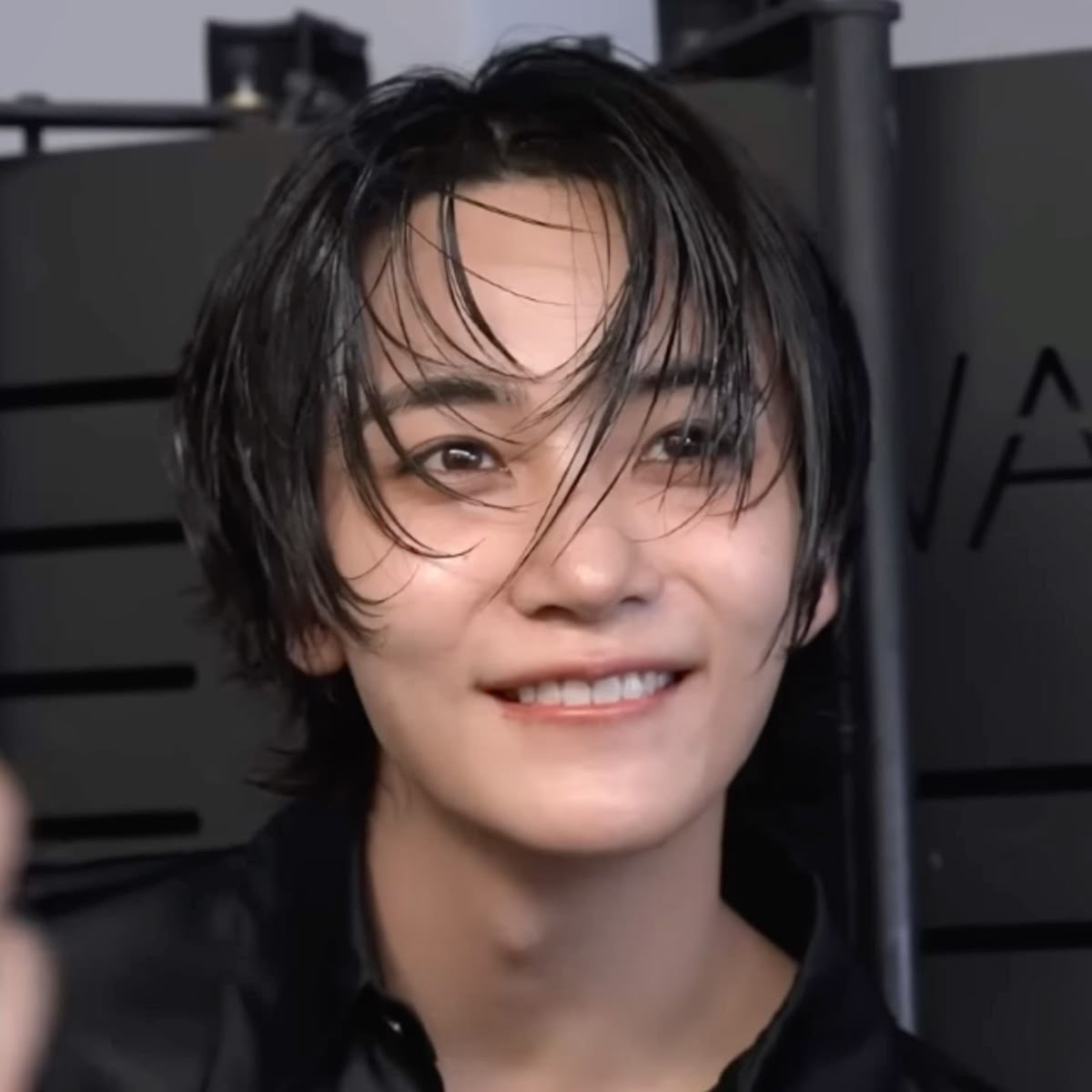 Recent activity shot of Jeonghan (SEVENTEEN)