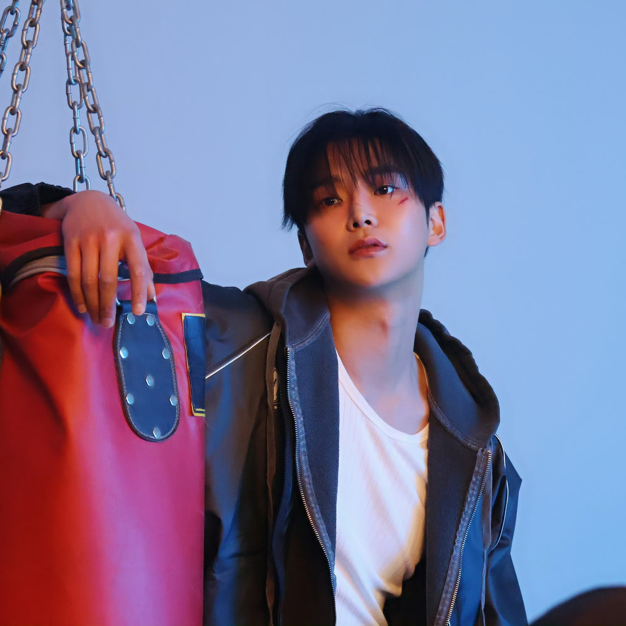 로운의 비하인드 컷