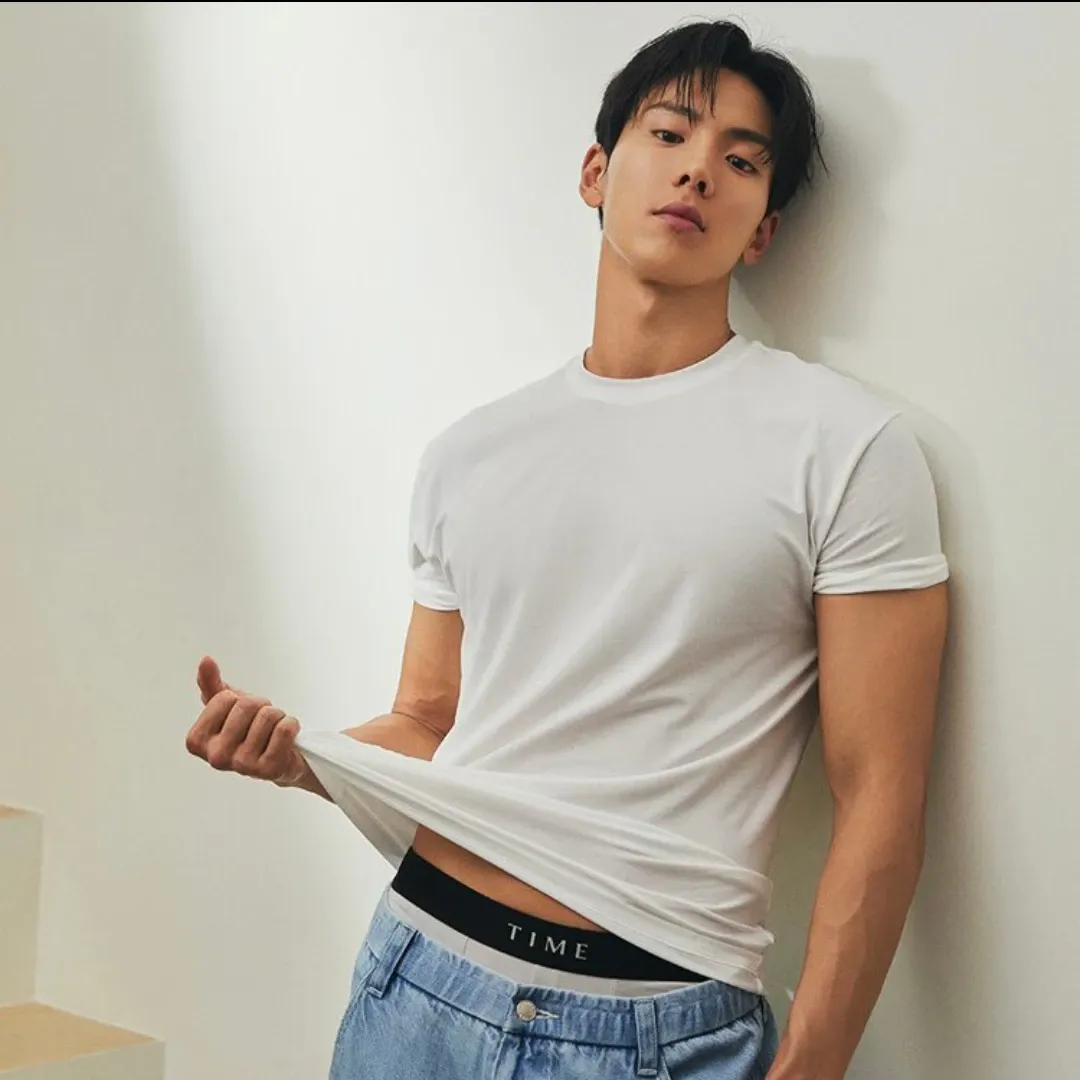 Behind-the-scenes cut of Shownu (MONSTA X)