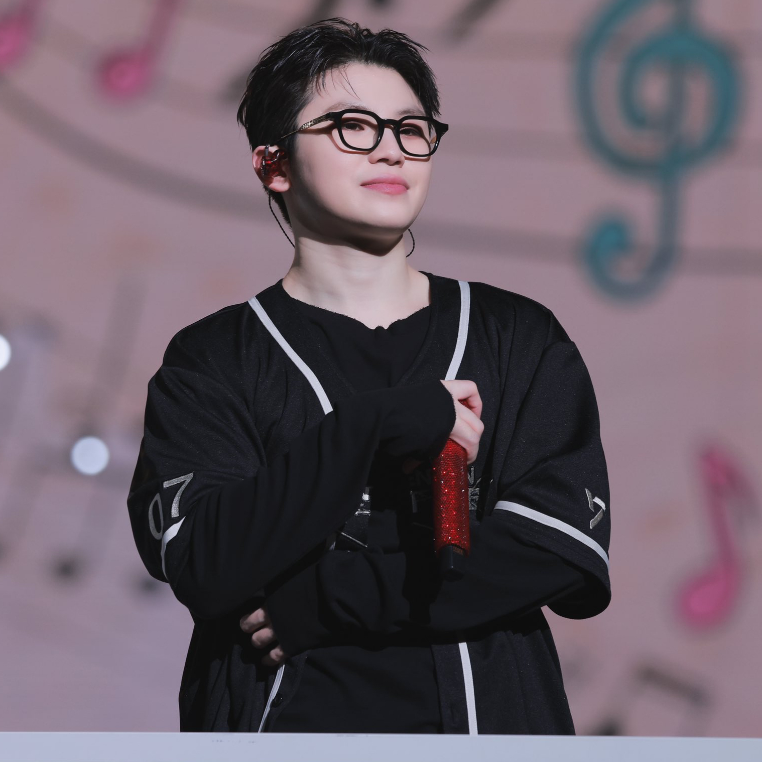 A moment captured by Woozi (SEVENTEEN)'s fan