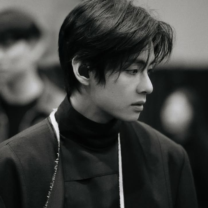 Foto terbaru V (BTS)