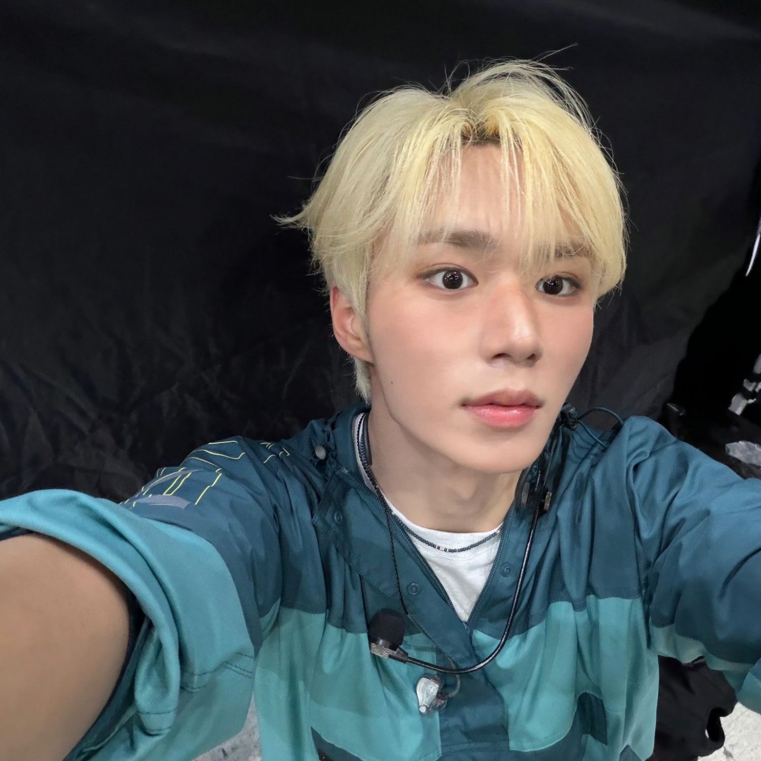 Behind-the-scenes cut of Kim Junseo (ALPHA DRIVE ONE)