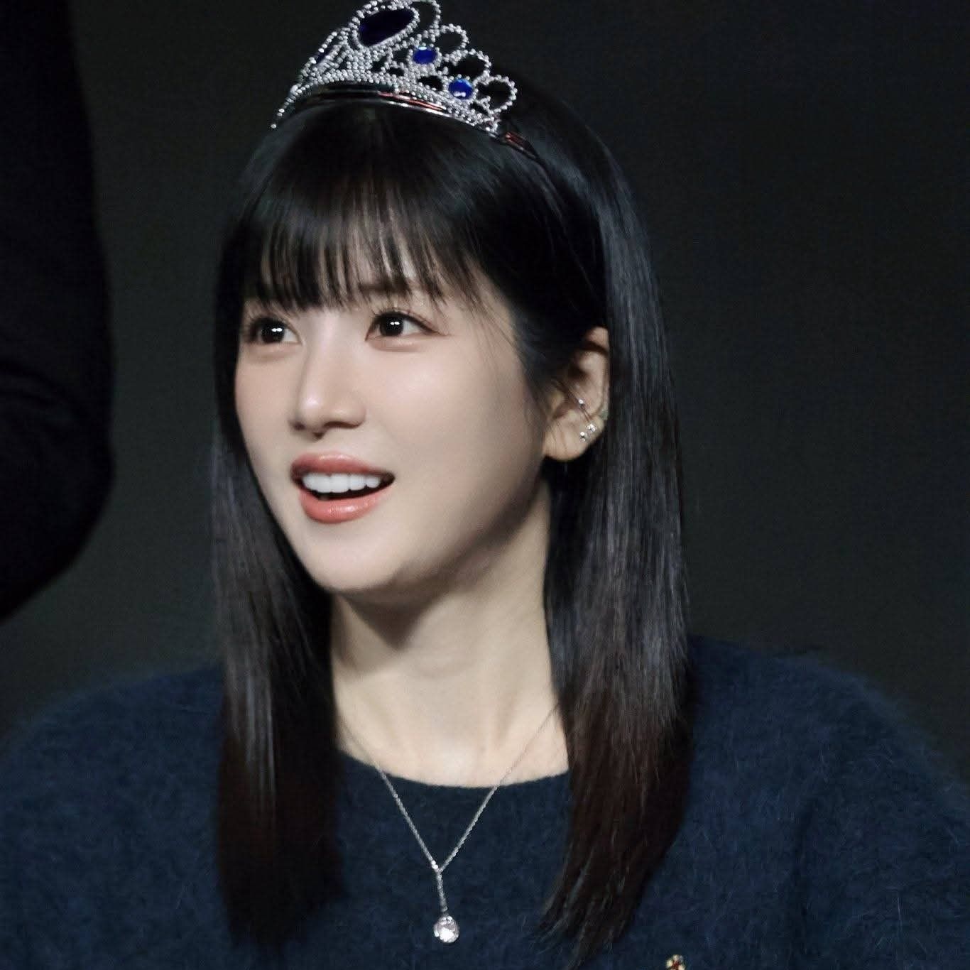 Behind-the-scenes cut of Park Chorong (Apink)