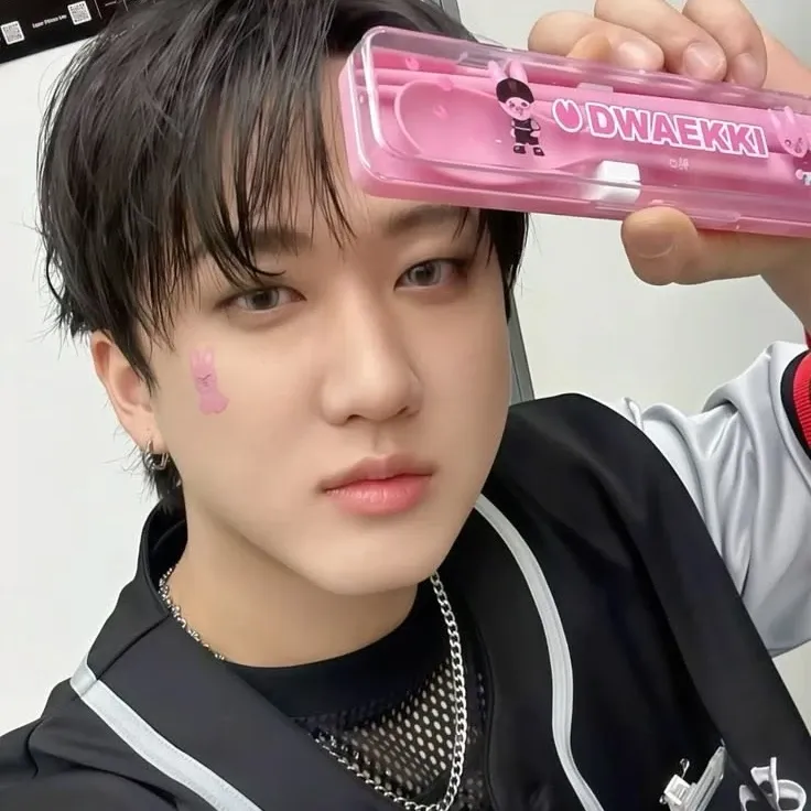 Behind-the-scenes cut of Changbin (Stray Kids)