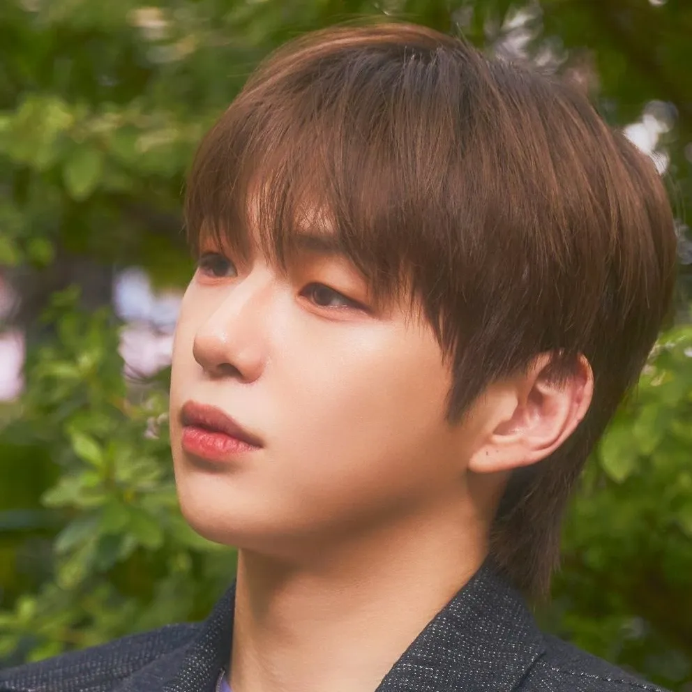 강다니엘 최근 활동샷