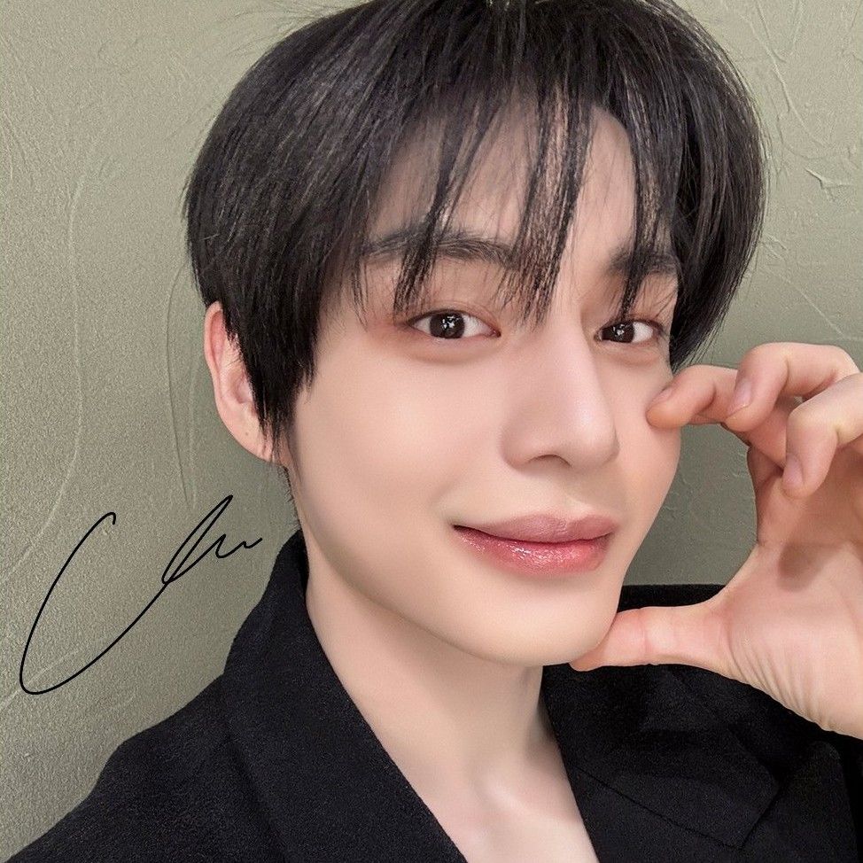 Behind-the-scenes cut of Kim Jiwoong (ZEROBASEONE)