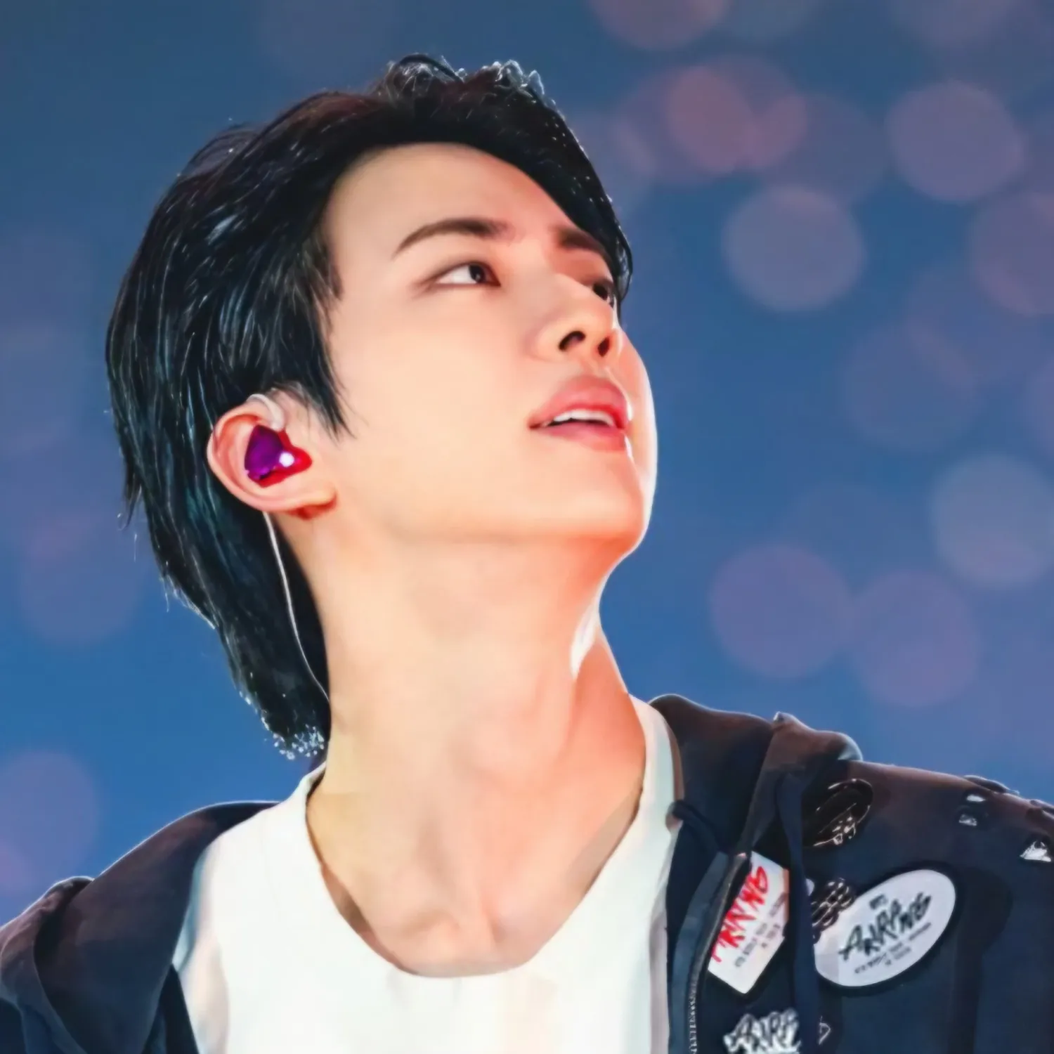 Foto aktivitas terbaru Jin (BTS)