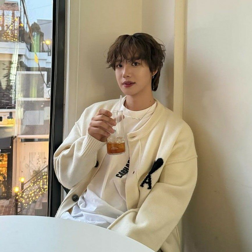 Behind-the-scenes cut of Lim Youngmin