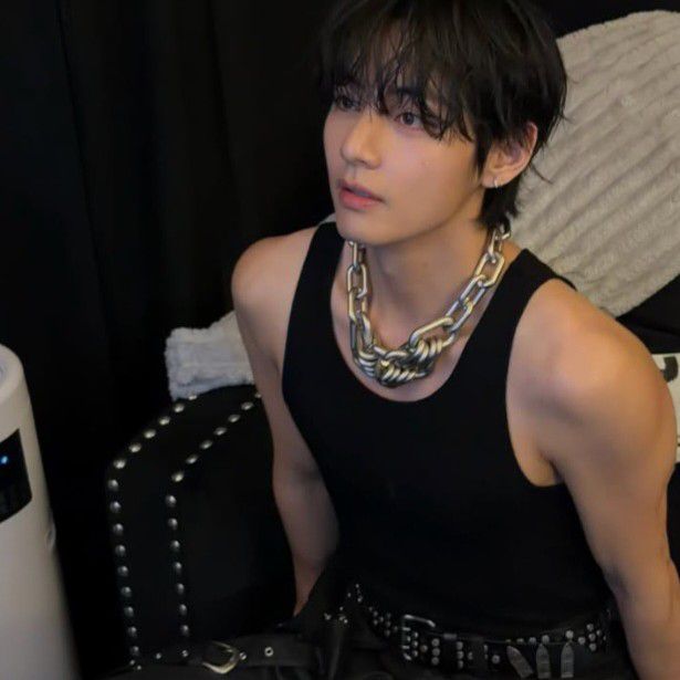 Foto terbaru V (BTS)