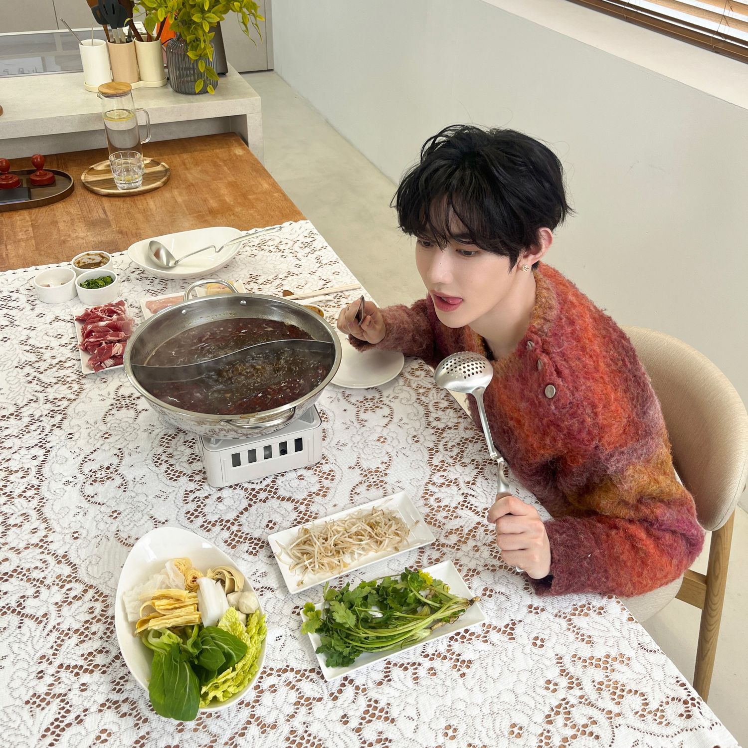 Behind-the-scenes cut of Zhang Hao