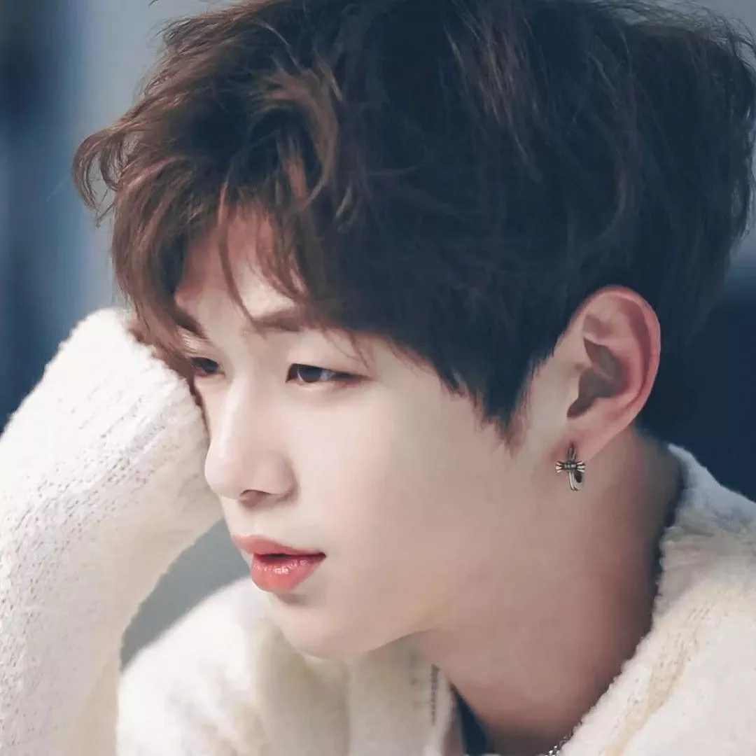 강다니엘의 비하인드 컷