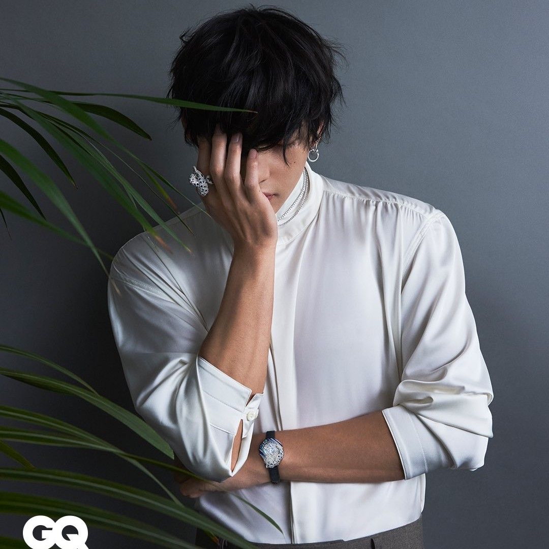 Foto aktivitas terbaru V (BTS)