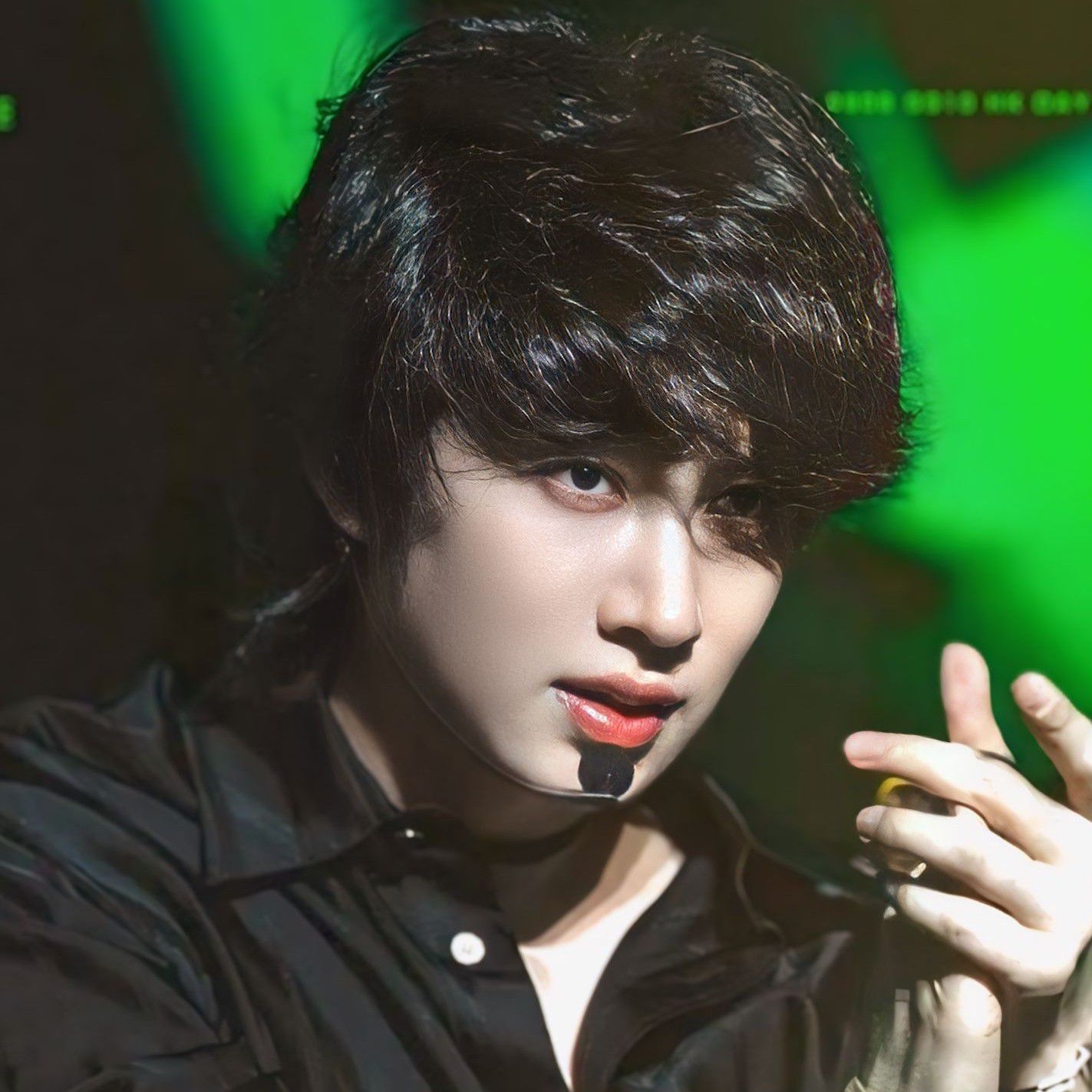 Behind-the-scenes cut of Heechul (Super Junior)