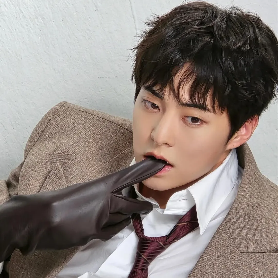 시우민 (EXO)의 비하인드 컷