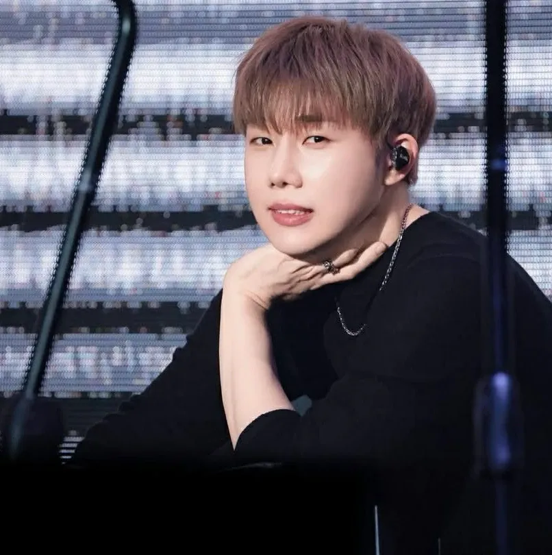Recent activity shot of Sungkyu (INFINITE)