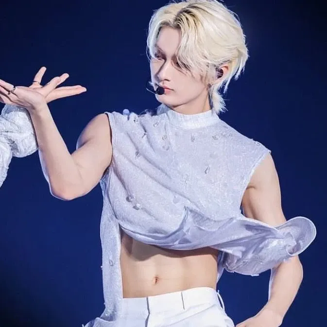 Latest photo of Jun (SEVENTEEN)