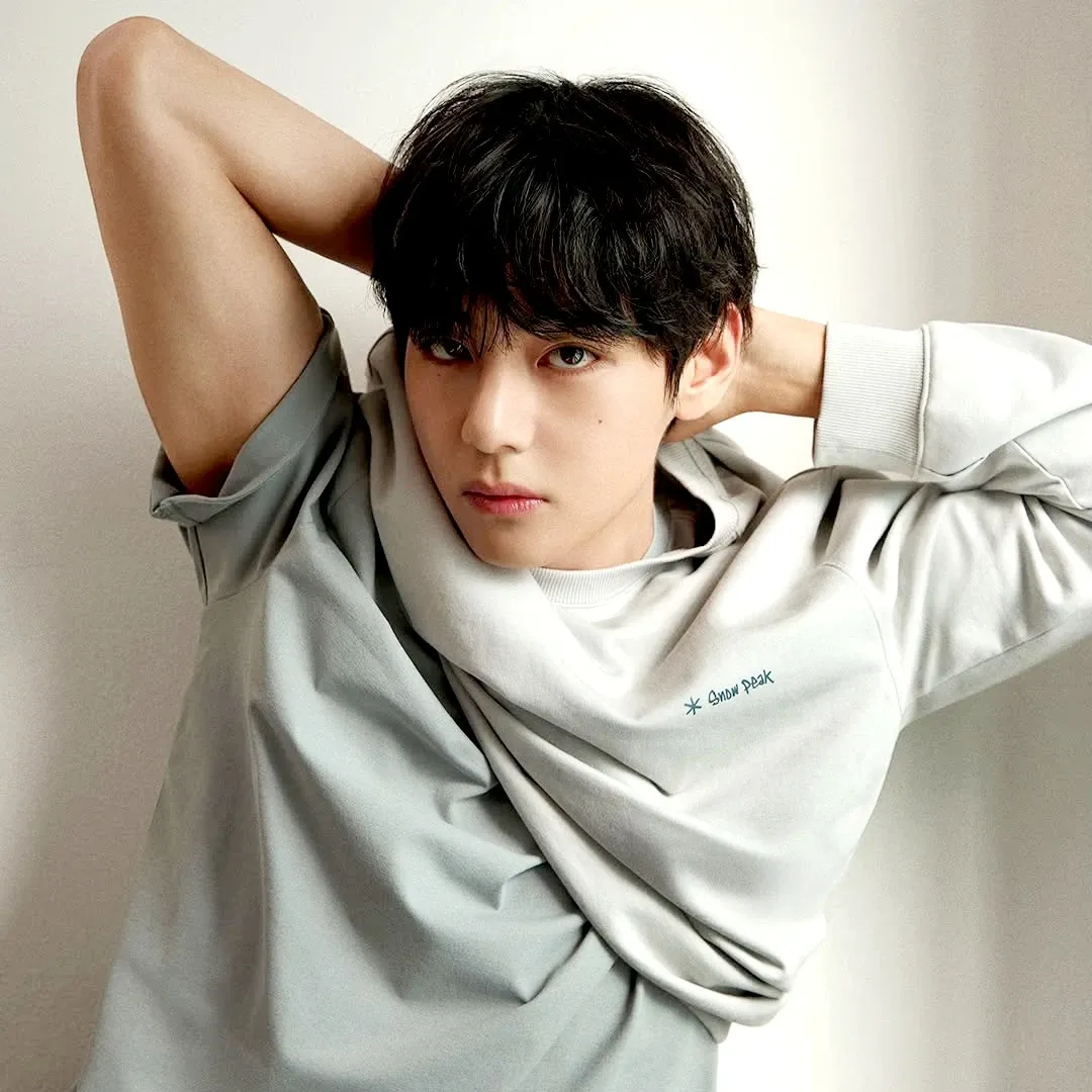 Latest photo of V (BTS)