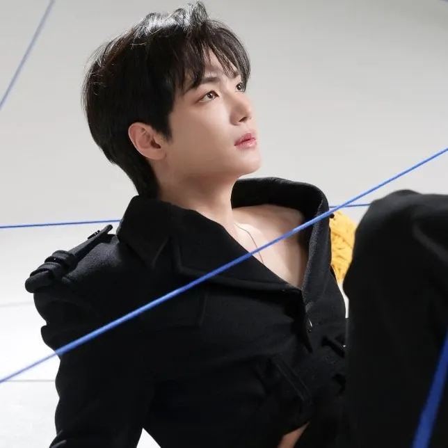 A moment captured by Kim Jonghyeon's fan
