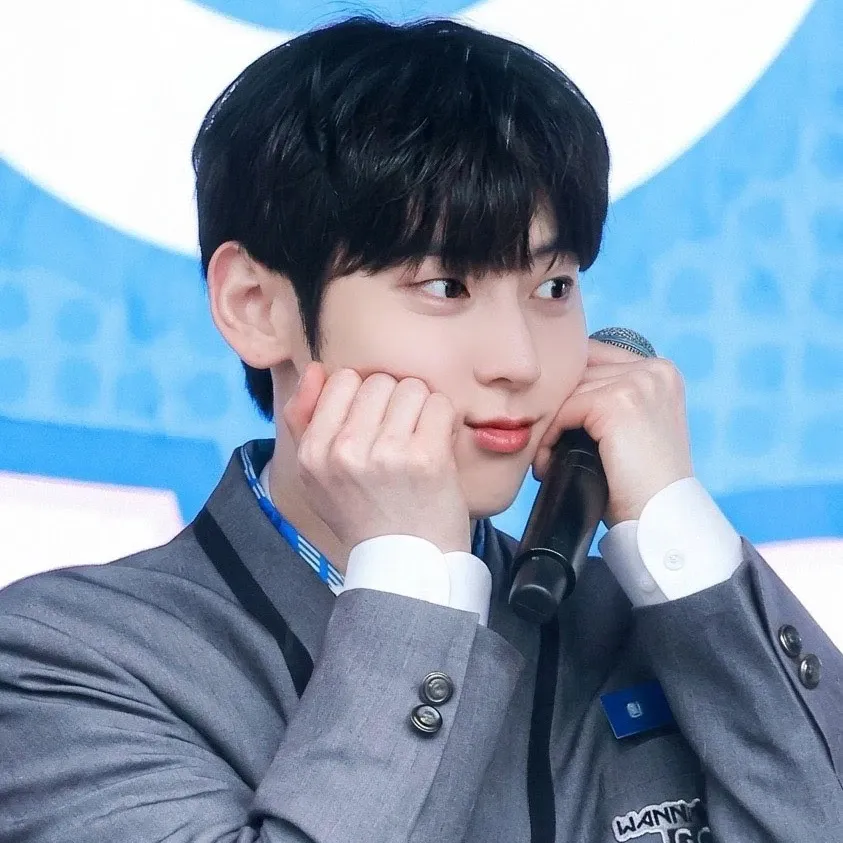 Recent activity shot of Hwang Minhyun