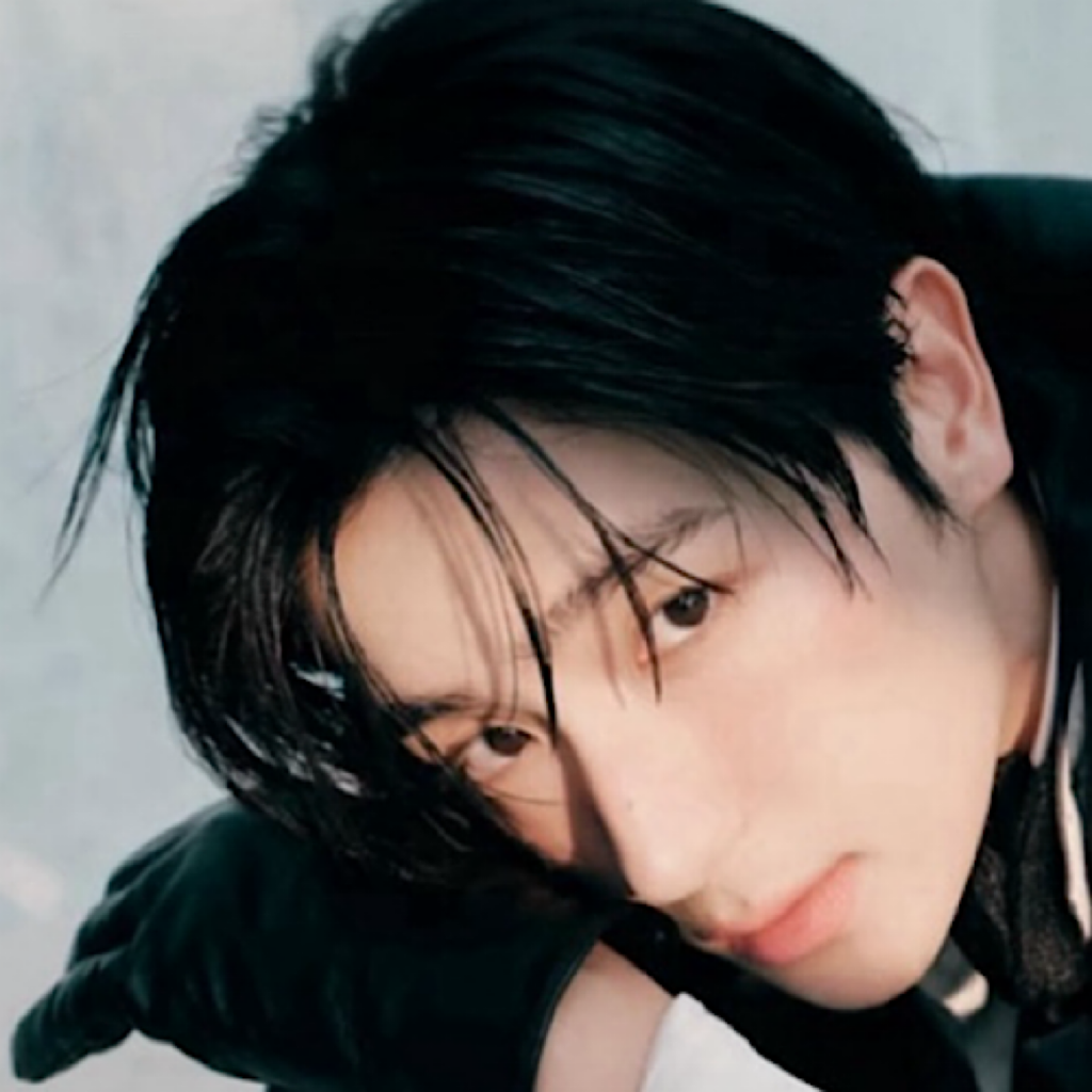 Latest photo of Hyunjae (THE BOYZ)