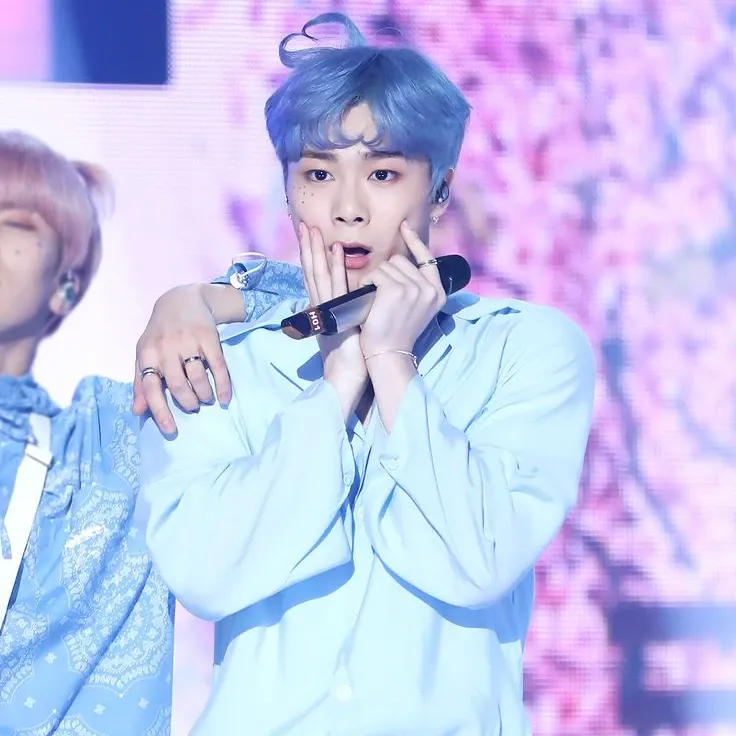 A moment captured by Moonbin (ASTRO)'s fan