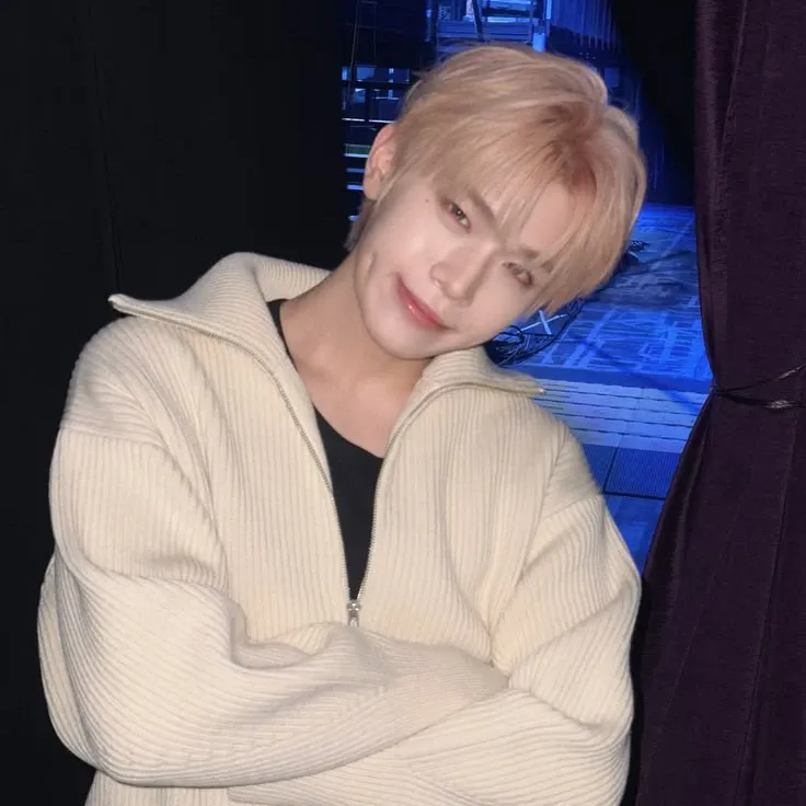 Recent activity shot of Kim Taerae (ZEROBASEONE)