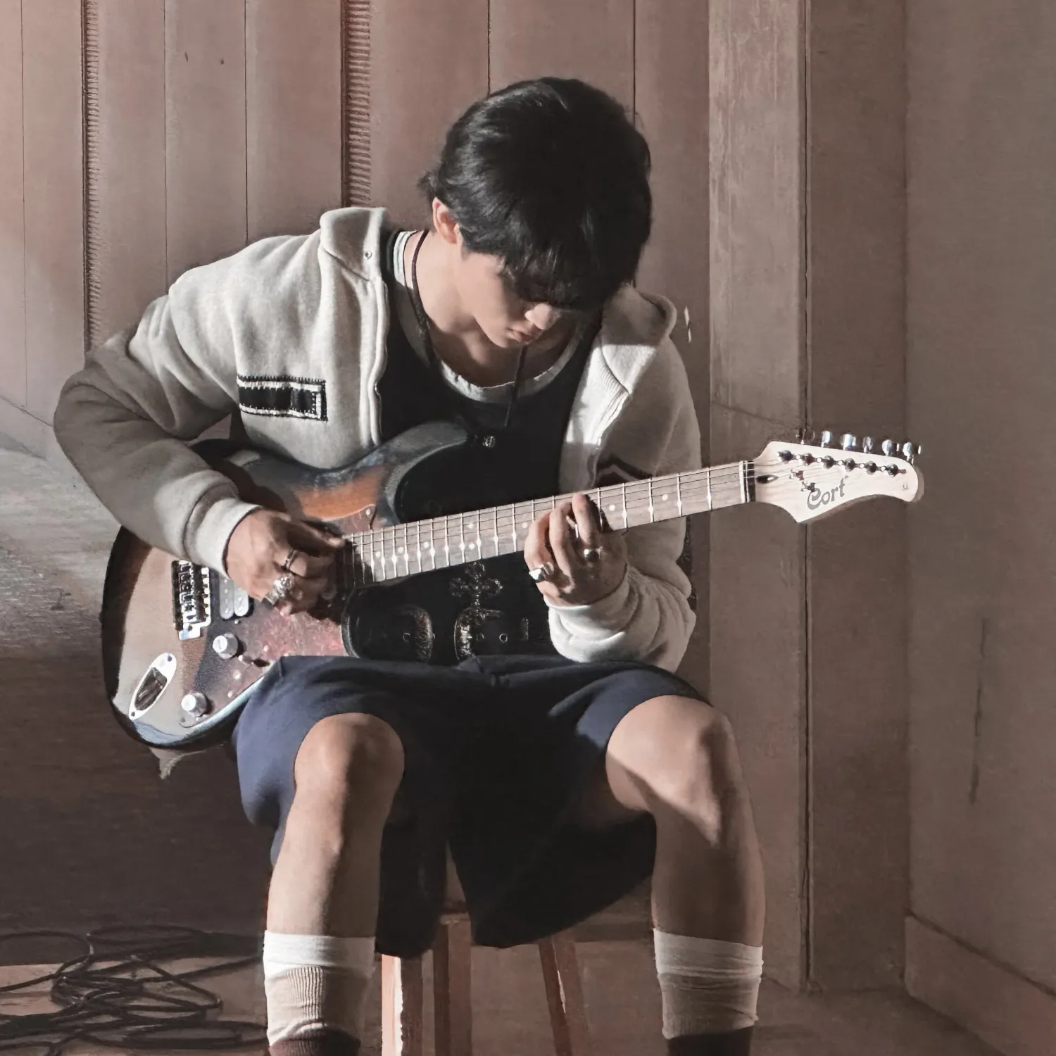 Behind-the-scenes cut of Mark