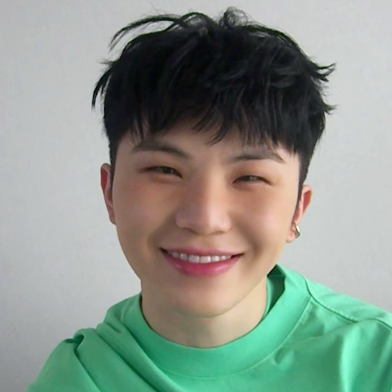 A moment captured by Woozi (SEVENTEEN)'s fan