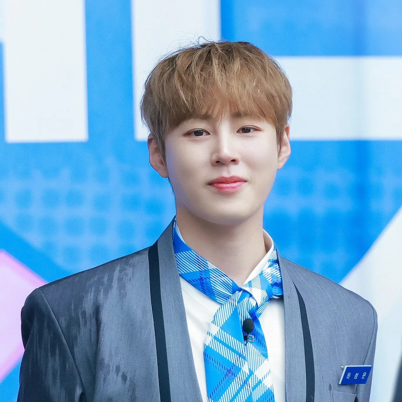 Behind-the-scenes cut of Ha Sungwoon