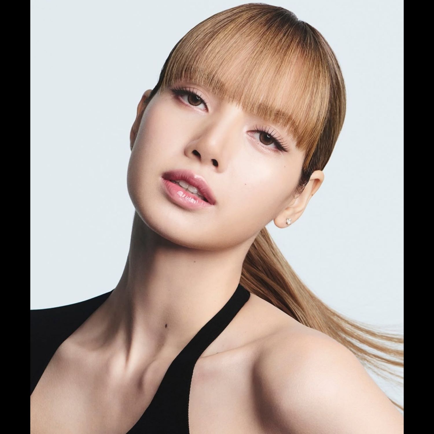 Foto aktivitas terbaru Lisa (BLACKPINK)