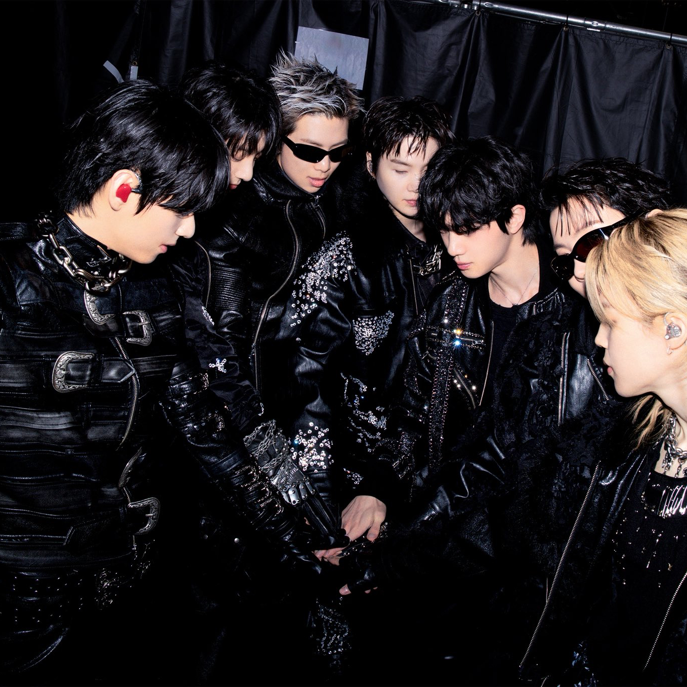 Behind-the-scenes cut of BTS