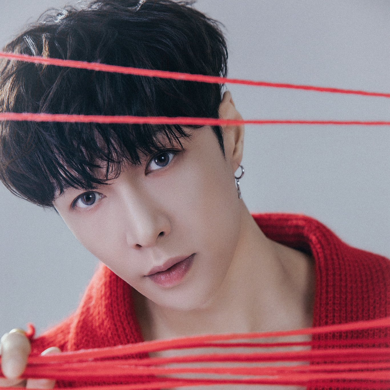 Behind-the-scenes cut of Lay (EXO)